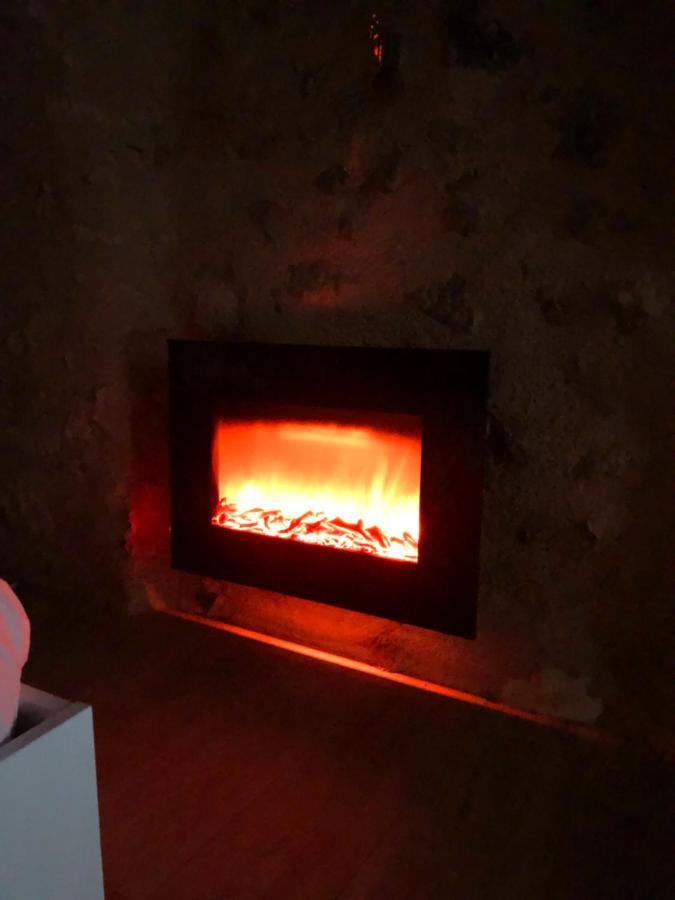 Trog'love: Balneo Detente Dans Troglodyte Apartment *